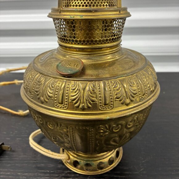 Vintage B&H Oil Lamp Font Banquet Kerosene Center Draft Decor Antique - Picture 4 of 9